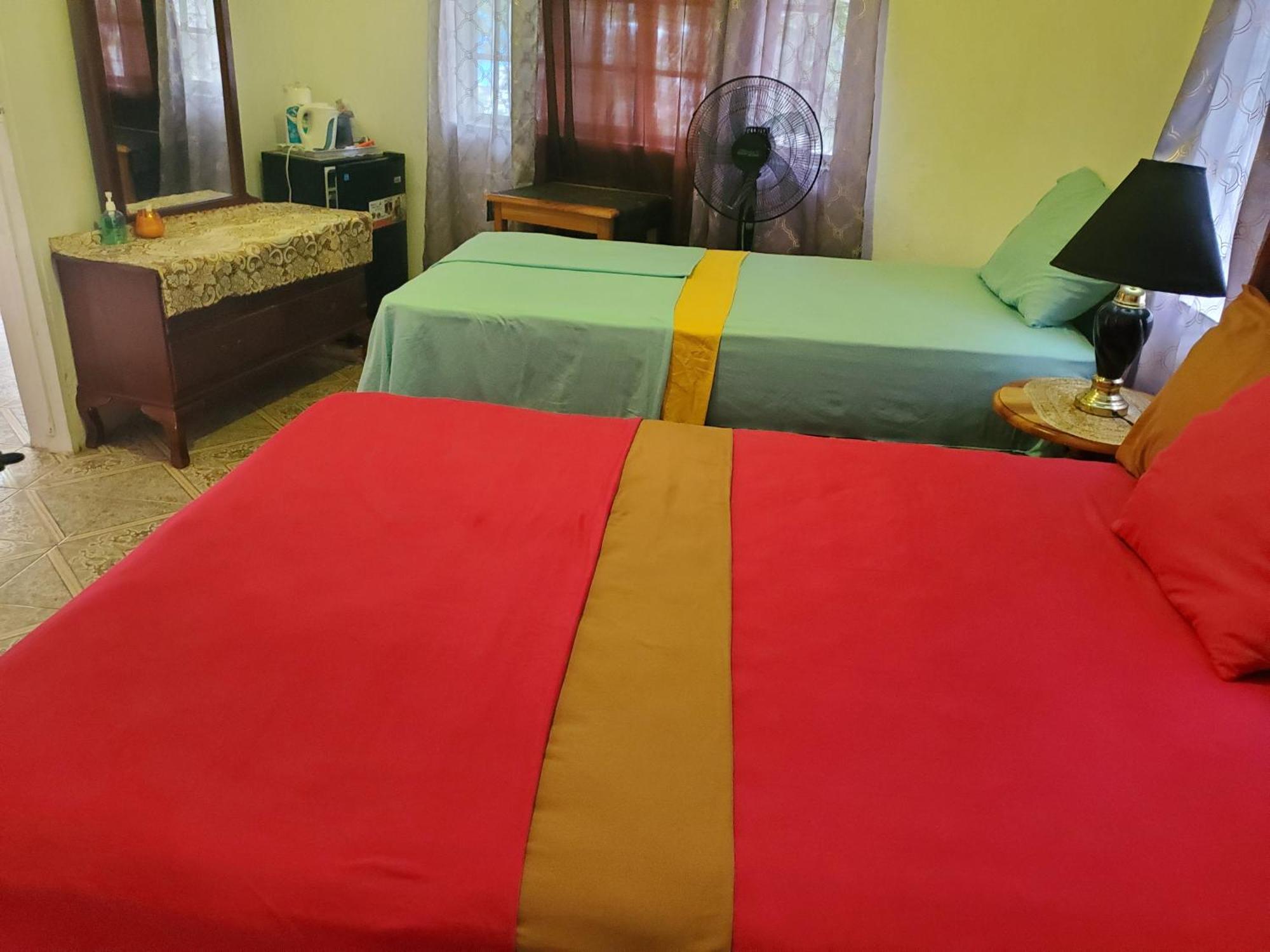 Fay Guest House Негрил Екстер'єр фото