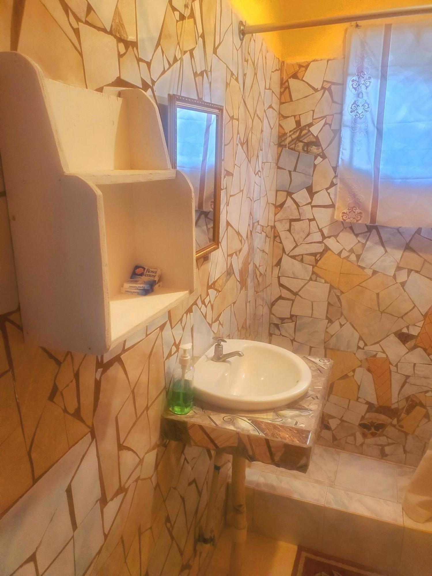 Fay Guest House Негрил Номер фото