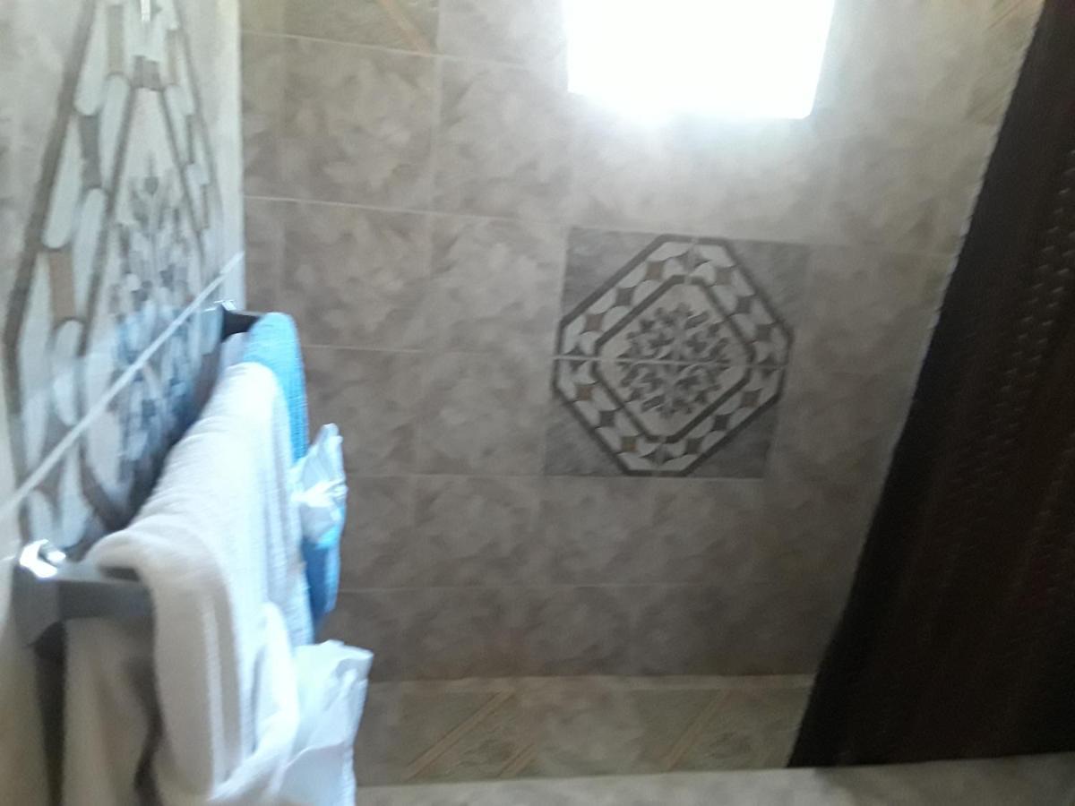 Fay Guest House Негрил Екстер'єр фото